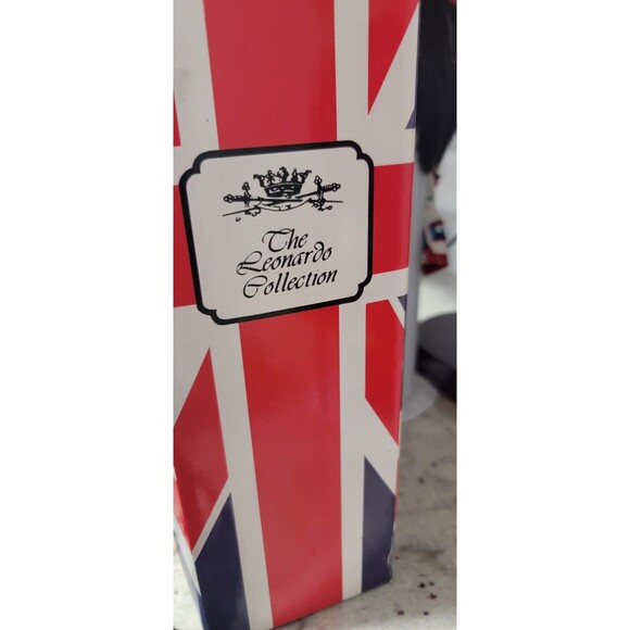 NEW Beefeate Tower of London Guard Soldier VTG Leonardo Collectio Porcelain Doll - Picture 14 of 14